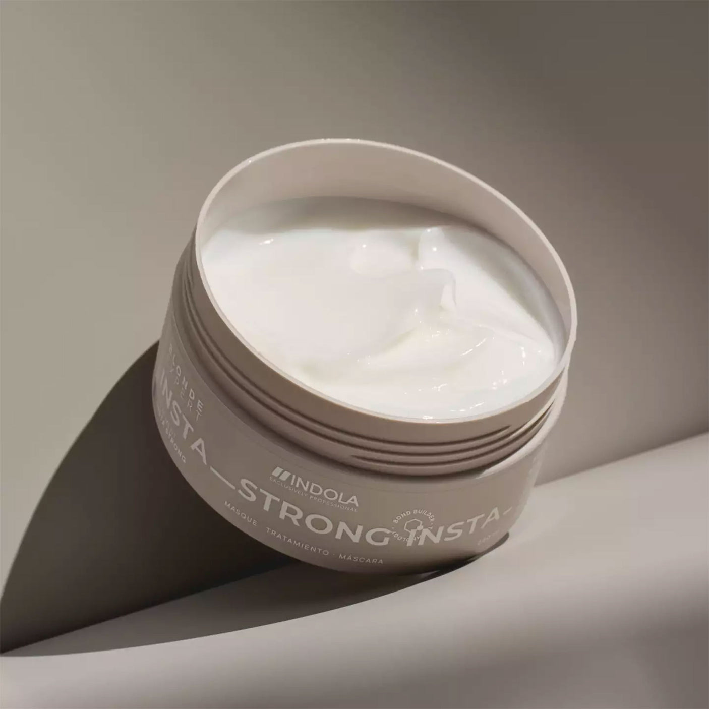 Indola BLONDE EXPERT Insta Strong Treatment 200ml