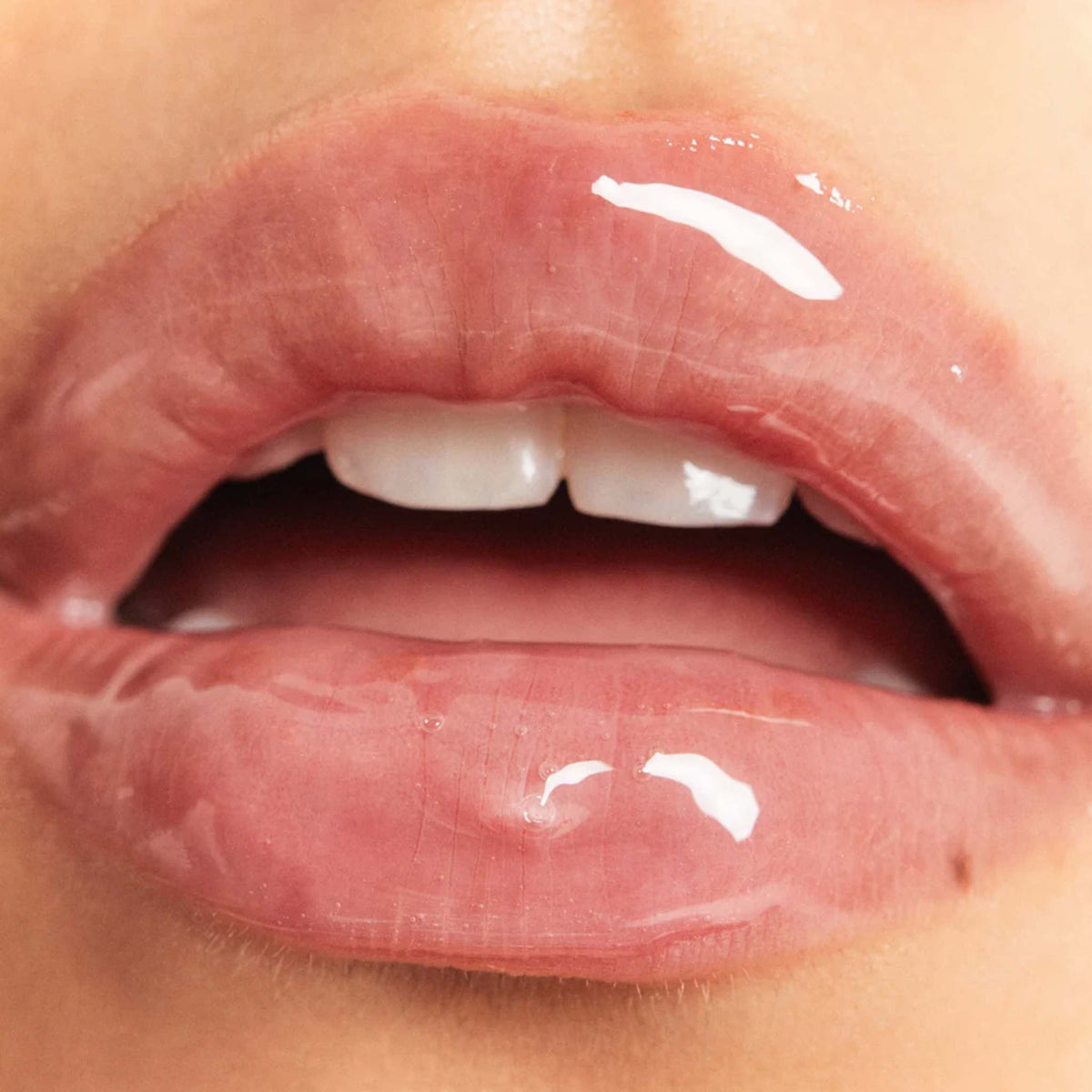 Smooche Volume Lip Gloss Clear