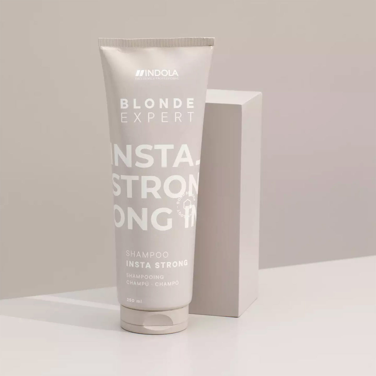 Indola BLONDE EXPERT Insta Strong Shampoo 250ml