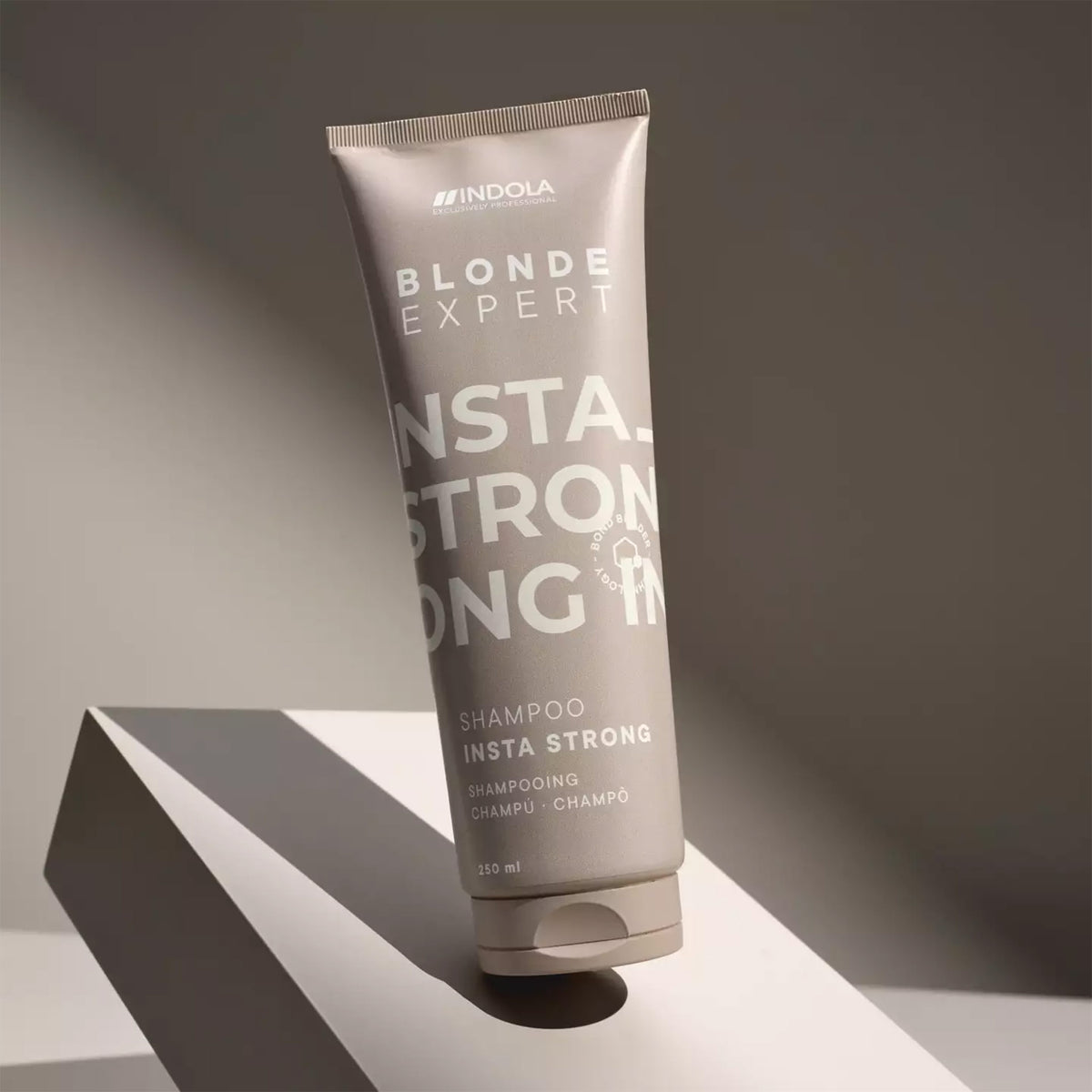 Indola BLONDE EXPERT Insta Strong Shampoo 250ml