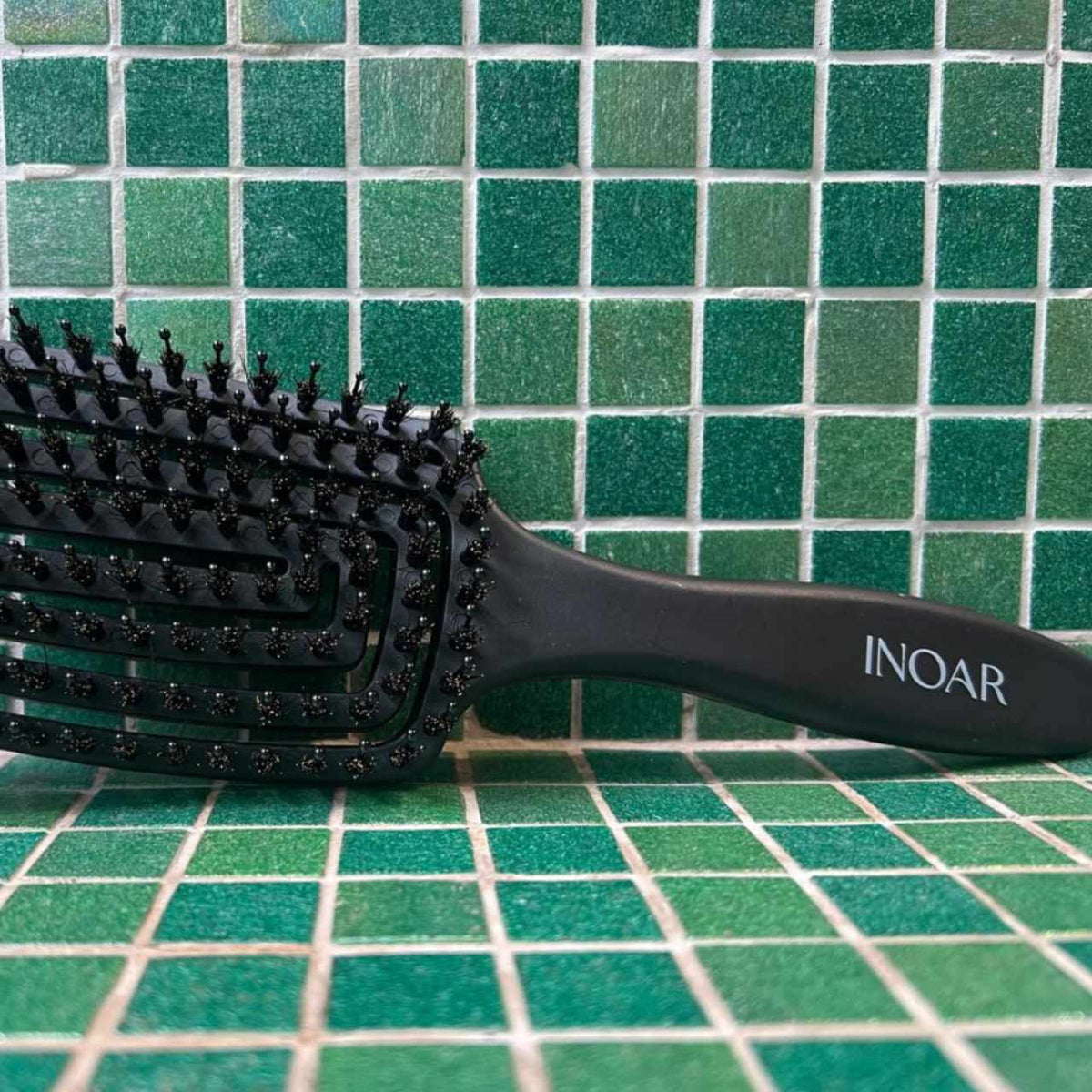 INOAR Wet Brush Shine Enhancer - Black