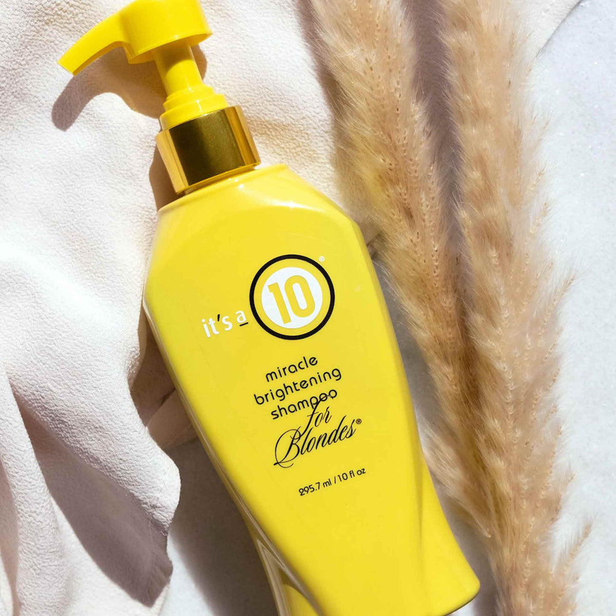 It's a 10 Miracle Brightening Shampoo for Blondes 295ml