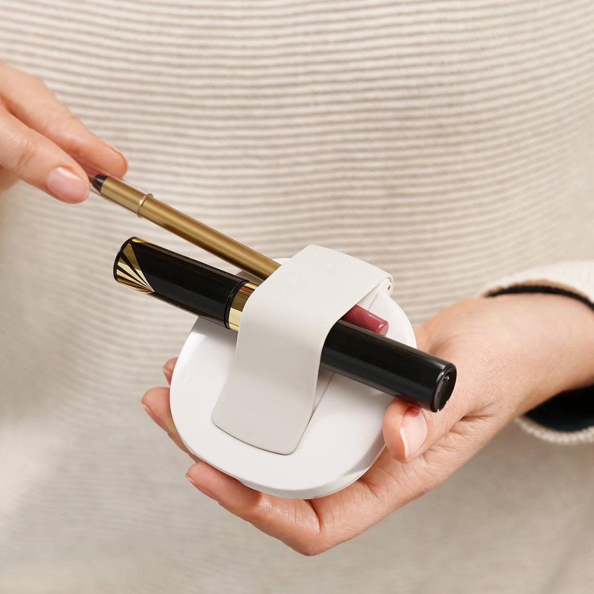 Joseph Joseph Viva 2-in-1 Compact Magnifying Mirror