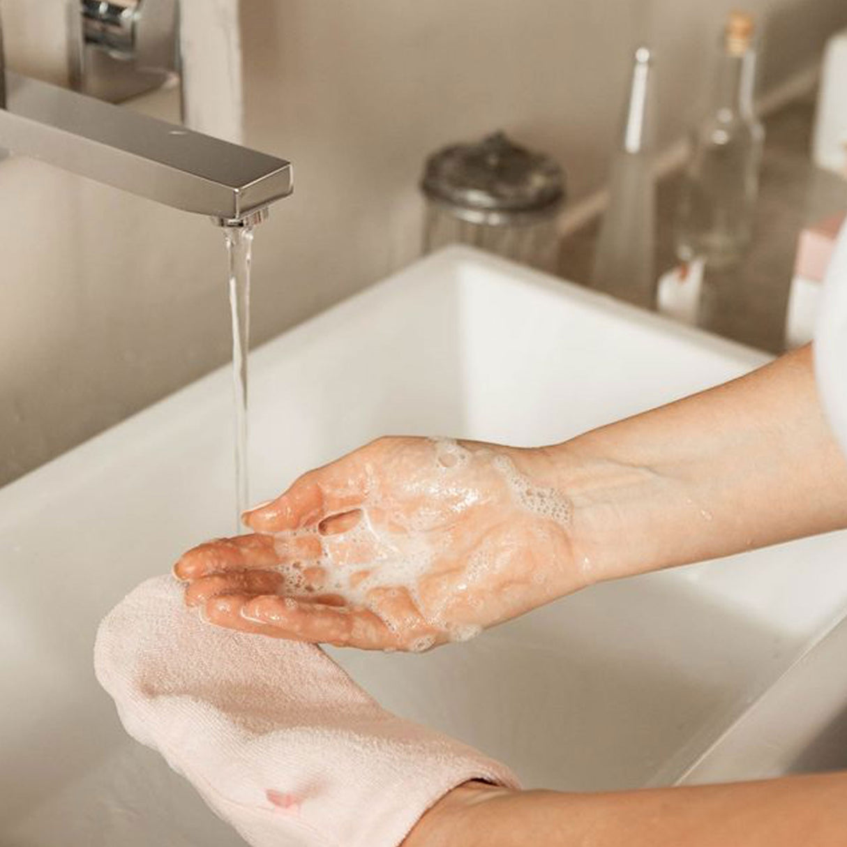 Smitten Face Cleansing Mitt